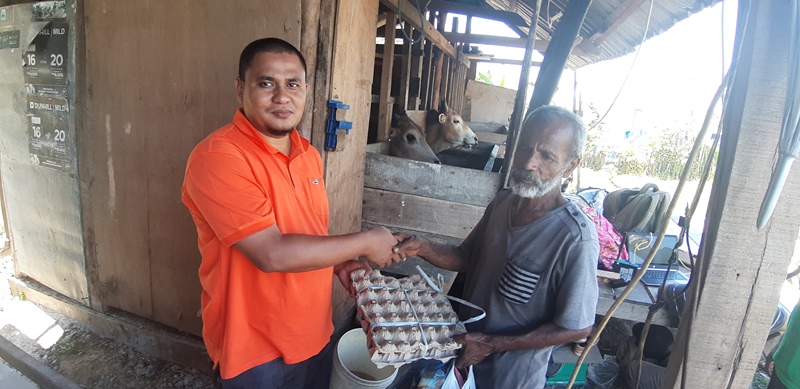 Zulfikar Aziz Bantu Satu Keluarga yang ‘Serumah’ dengan Kandang Sapi