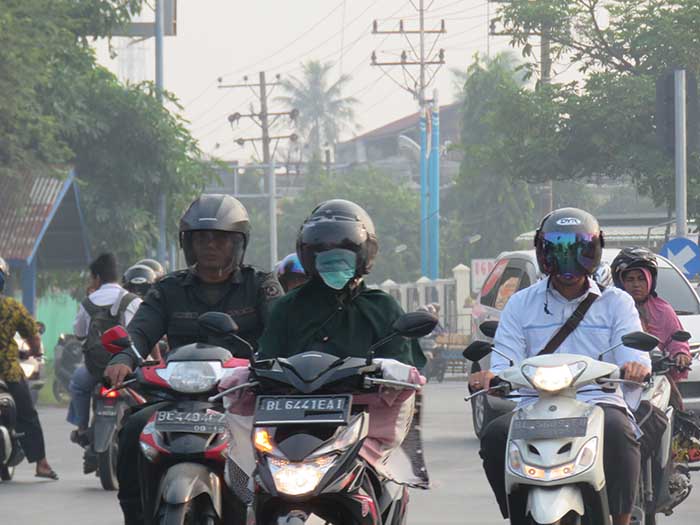 belum-memakai-masker.jpg
