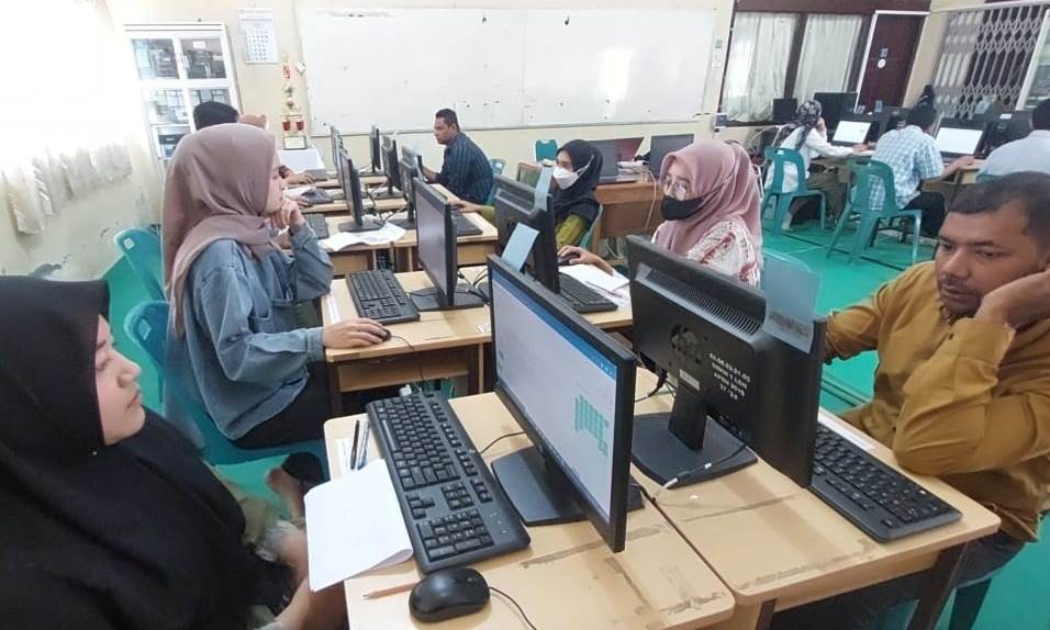 Jelang Pemilu 2024, Ratusan Calon PPK di Lhokseumawe Ikut Ujian Tulis