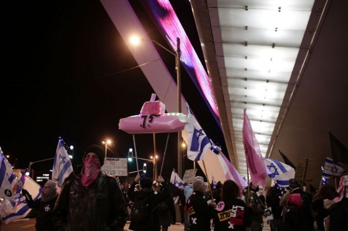 Polisi Israel Tembakkan Water Cannon Untuk Bubarkan Demonstrasi Anti-Benjamin Netanyahu