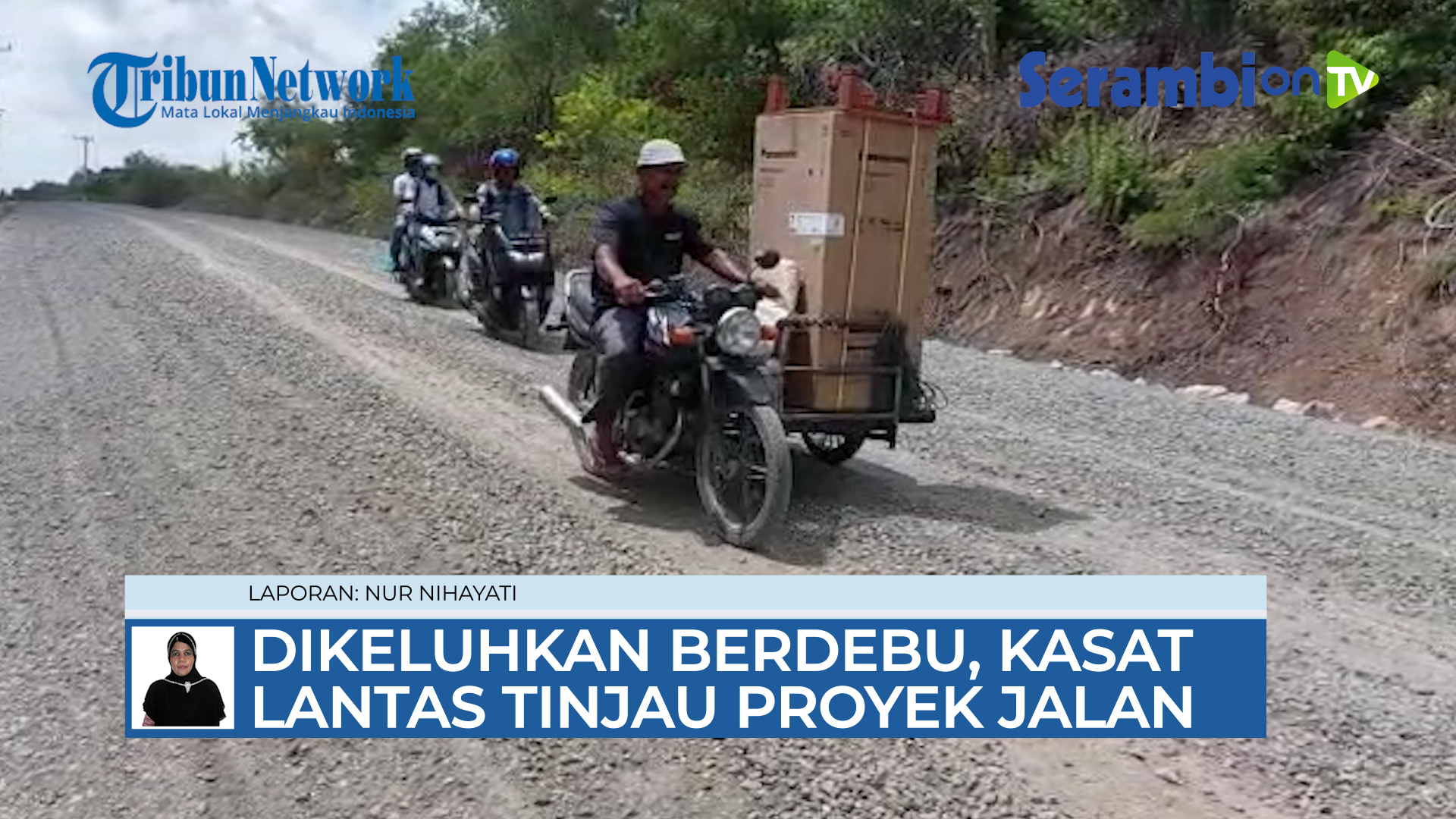dikeluhkan-berdebu-kasat-lantas-tinjau-jalan-di-gampong-cot-laweueng.jpg