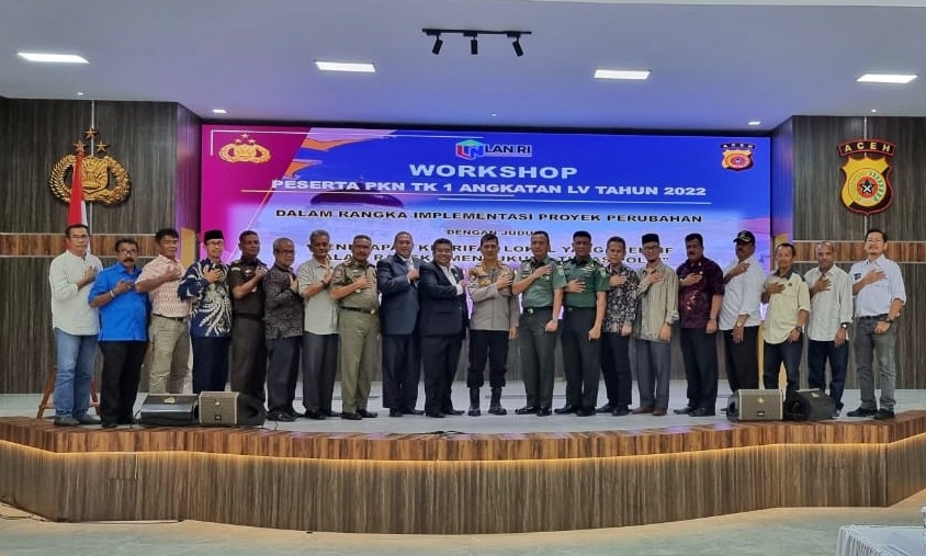 dirsamapta-polda-aceh-kombes-pol-misbahul-munauwar-foto-bersama-dengan-peserta-workshop.jpg