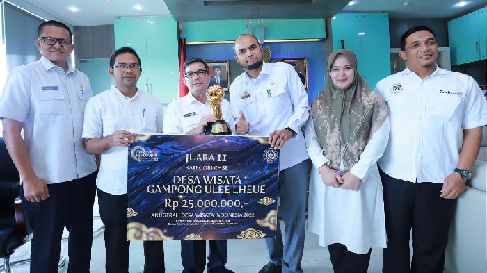 Gampong Ulee Lheue Terima Penghargaan dan Hadiah Juara 2 Nasional ADWI 2022