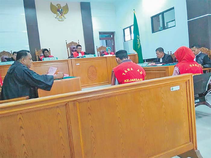 Istri dan Selingkuhan Disidang