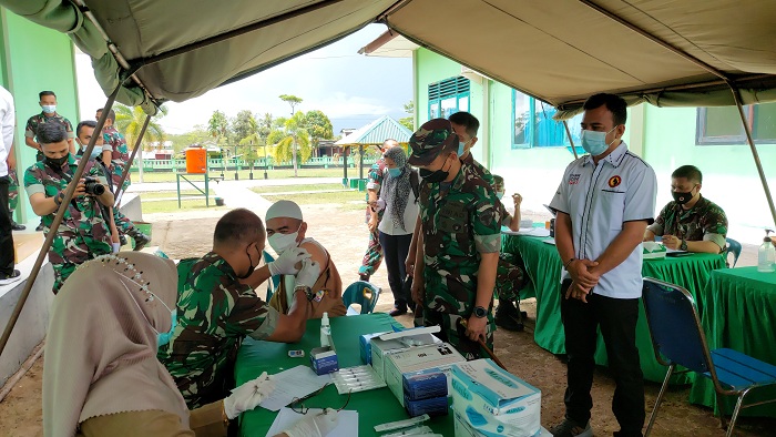 gerai-vaksinasi-covid-19-yang-dibuka-kodim-0109aceh-singkil-senin-1142022.jpg