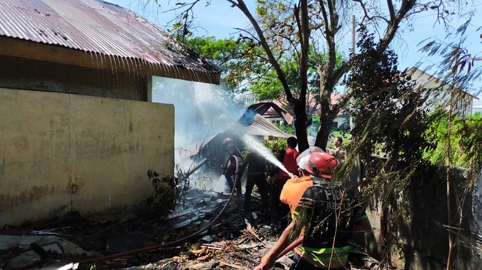 Gudang Arsip di Kompleks Bappeda Pidie Terbakar