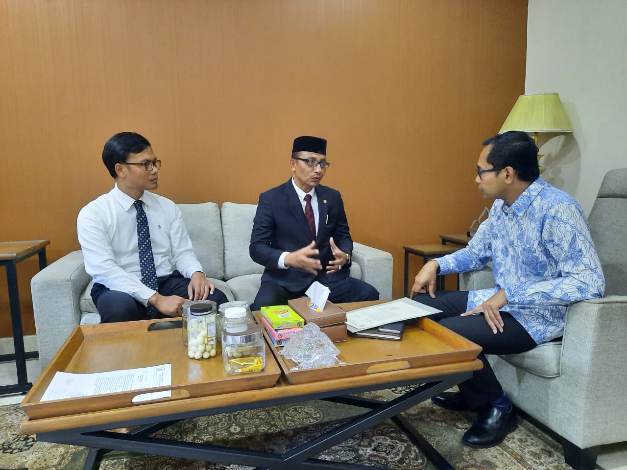 Haji Uma Temui Pihak Kemenlu Terkait Evakuasi Mahasiswa Aceh di Wuhan