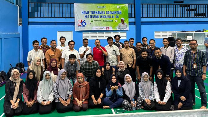 42 Pasangan Berebut Juara Dalam Turnamen Bulu Tangkis HUT Ke-26 Serambi