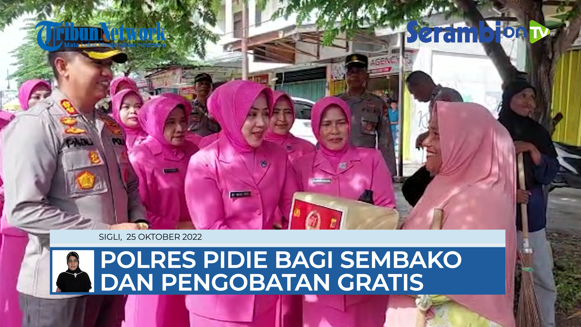 hut-ke-71-humas-polri-polres-pidie-bagikan-sembako-untuk-duafa-dan-pengobatan-gratis.jpg