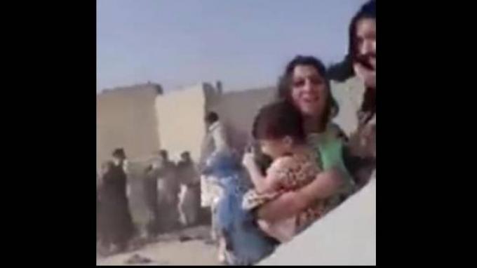 Demi Lindungi Bayi dari Tembakan Taliban, Ibu-ibu di Afghanistan Serahkan Anaknya ke Tentara AS