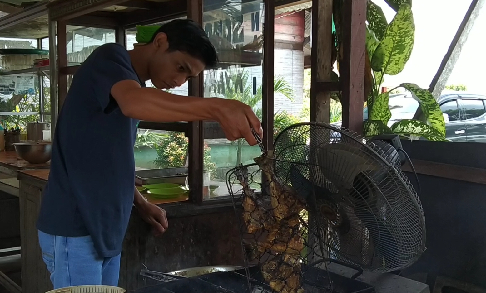 Ikan Panggang Berlumur Santan Kental Menu Buka Puasa Favorit di Kiniko 4 Aceh Singkil