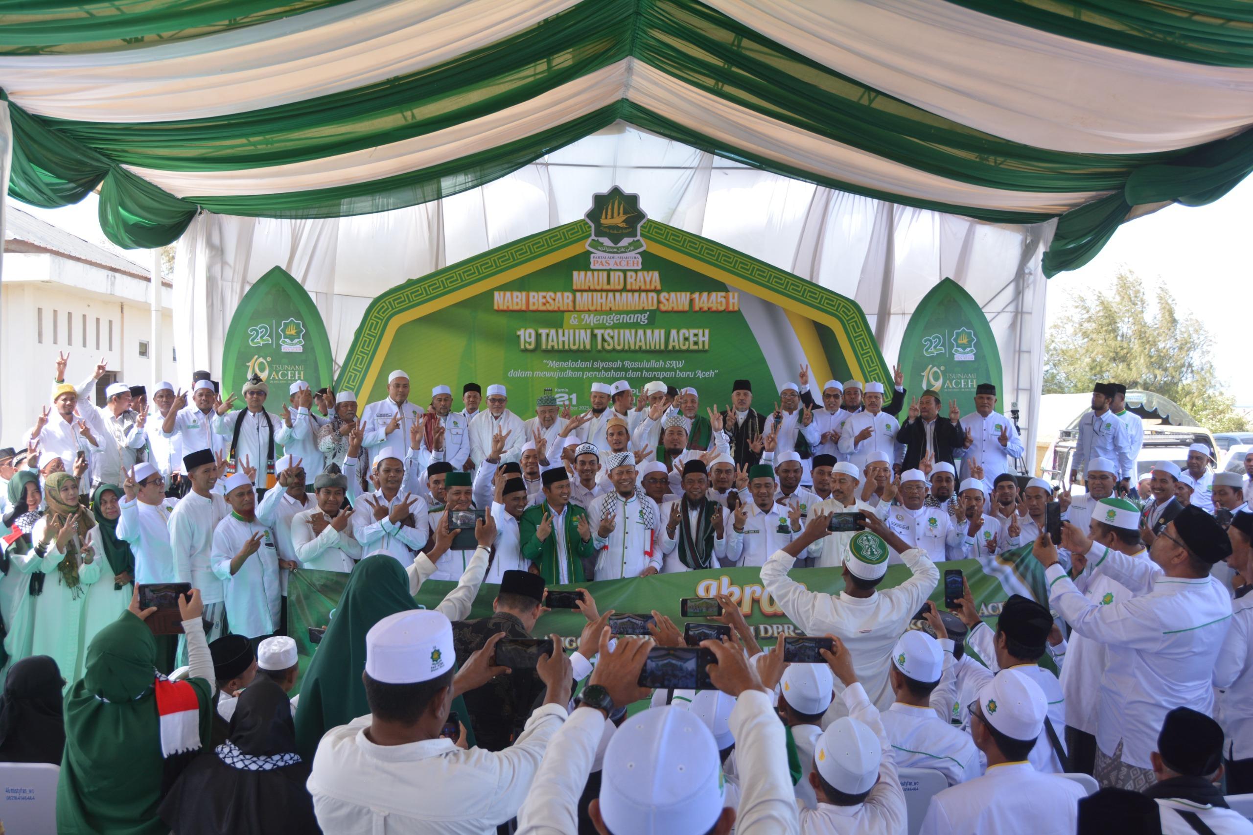 Ratusan Caleg DPRA & DPRK dari PAS Aceh Ikrar Janji di Kompleks Makam Syiah Kuala, Dipandu Abu Mudi