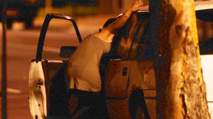 Dibayar Kontan Rp 192 Juta, Wanita Tunasusila Ini Bingung Mesin ATM Menolak Semua Uangnya