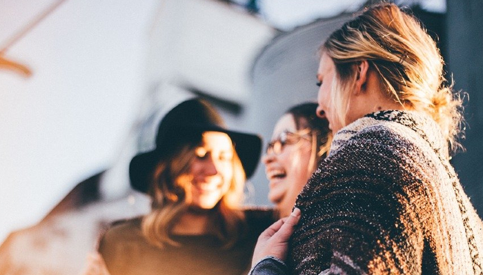 Luar Biasa, Ini 4 Manfaat Tertawa Bagi Kesehatan Menurut Sains