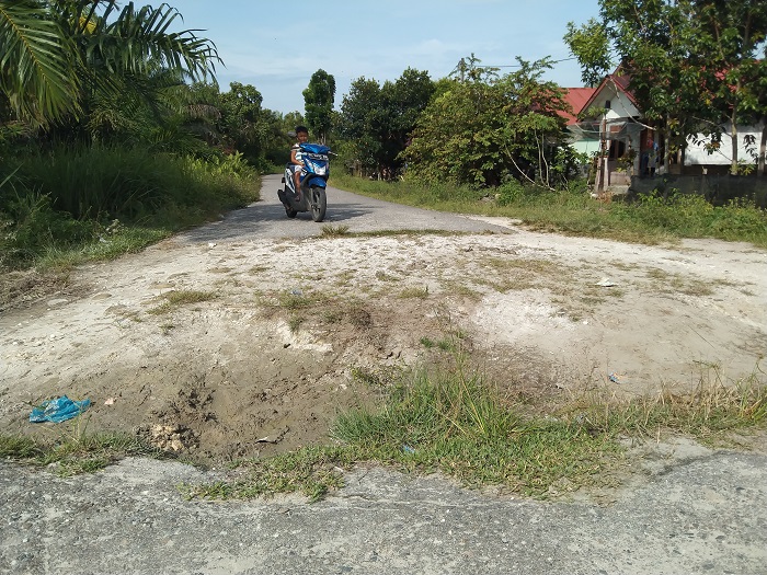 Warga Harap Pemkab Perbaiki Jalan di Singkil Utara yang Sudah Setahun Lebih Amblas karena Banjir