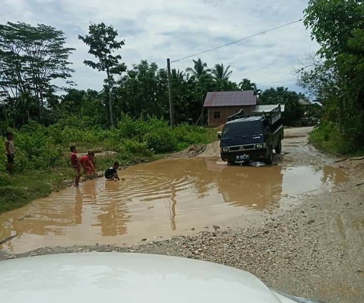 Jalan Kecamatan Julok-Indra Makmu Rusak, Begitu Juga Lintas Peureulak-Peunaron