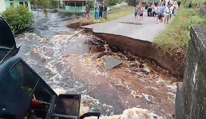 Aceh Singkil Lumpuh, Jalan Putus, Listrik Padam, Jaringan Komunikasi Mati