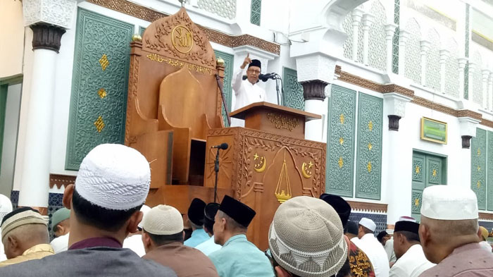 kakanwil-kemenag-aceh-daud-pakeh-ceramah-di-masjid-raya-baiturrahman.jpg