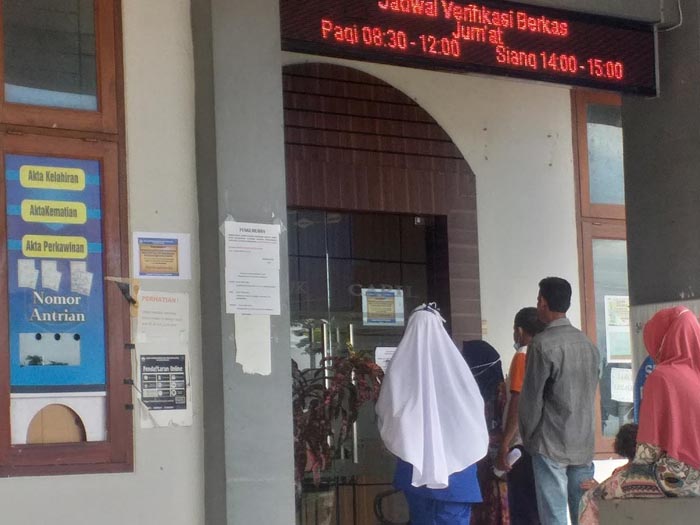 Warga Kecewa, Kantor Disdukcapil Bireuen Masih Tutup, Ini Penyebabnya