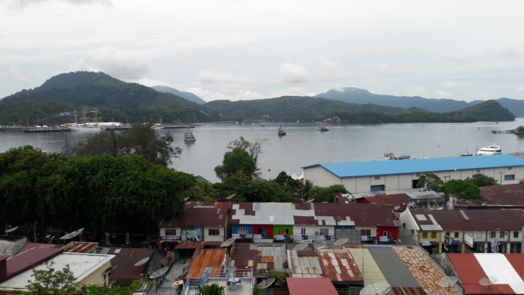 kapal-militer-di-teluk-sabang_20171201_221618.jpg