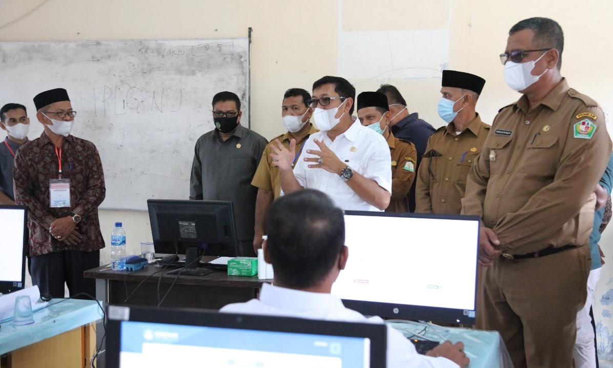 kepala-dinas-pendidikan-aceh-memberikan-pengarahan-kepada-peserta-pppk-yang-berkunjung-ke-pidie.jpg