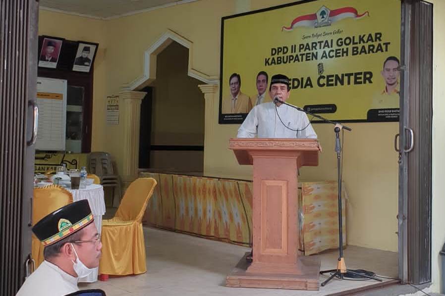 ketua-partai-golkar-aceh-memberi-sambutan-pada-acara-konsolidasi-dan-buka-puasa-bersama.jpg