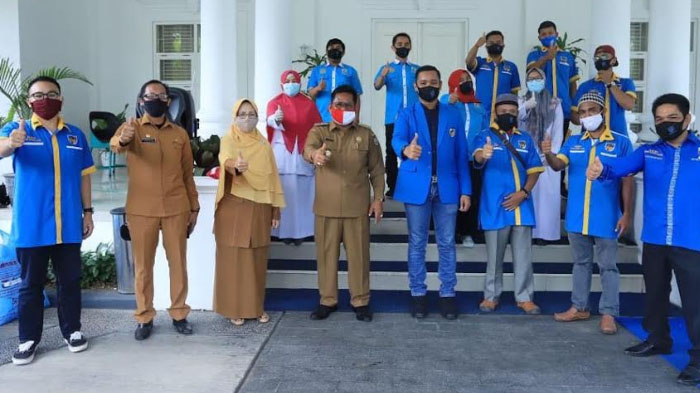 Bantu APD untuk Tenaga Medis, Wali Kota Apresiasi KNPI Banda Aceh