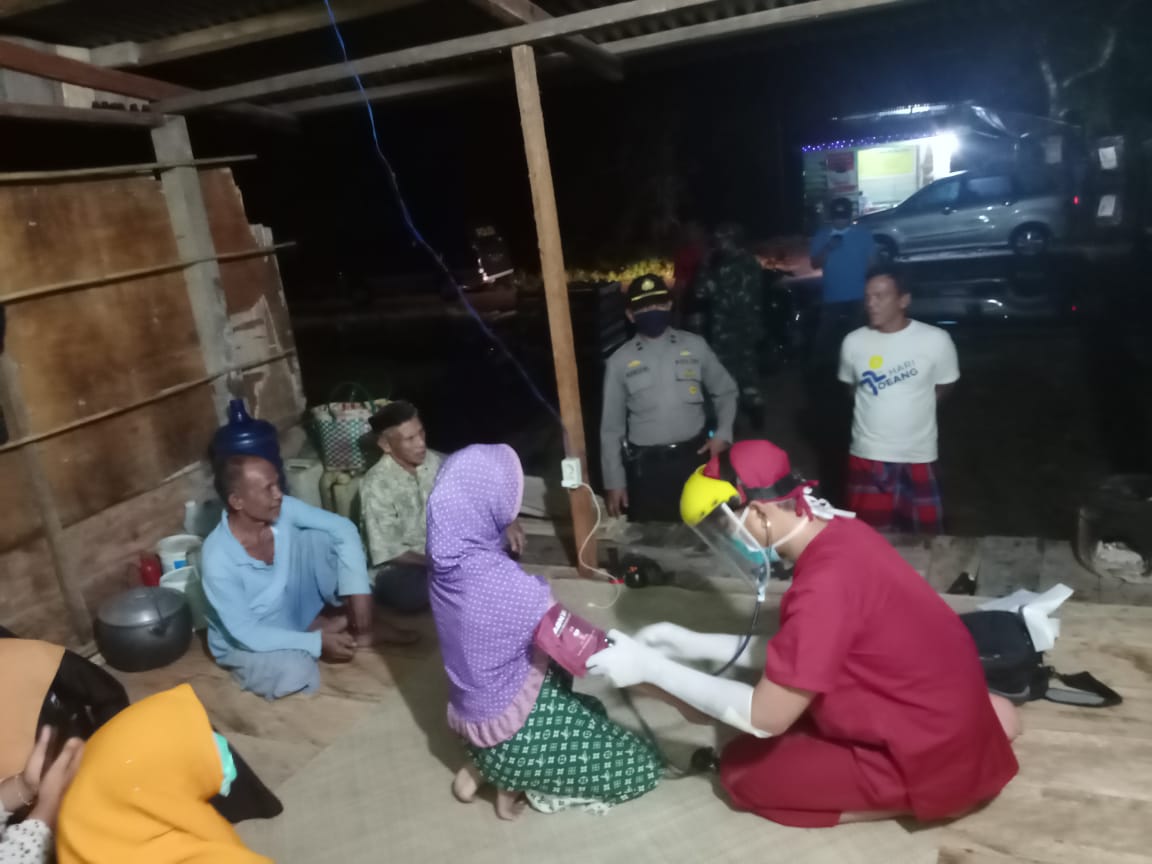korban-banjir-trumon-mengungsi-di-mako-brimob.jpg