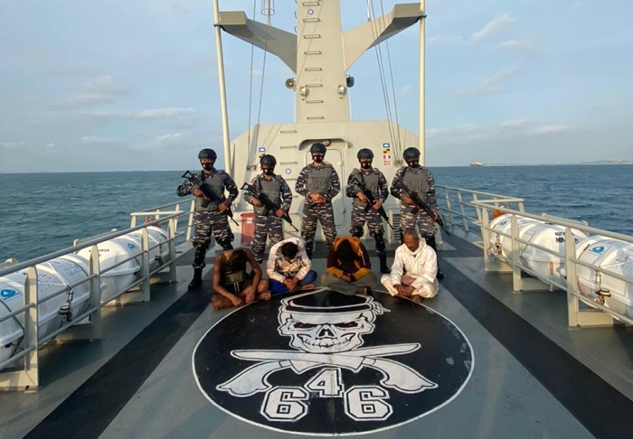 Lima Pemuda Gunakan Dua Speed Boat Ditangkap TNI AL Saat Mencuri Besi Seling di Selat Singapura