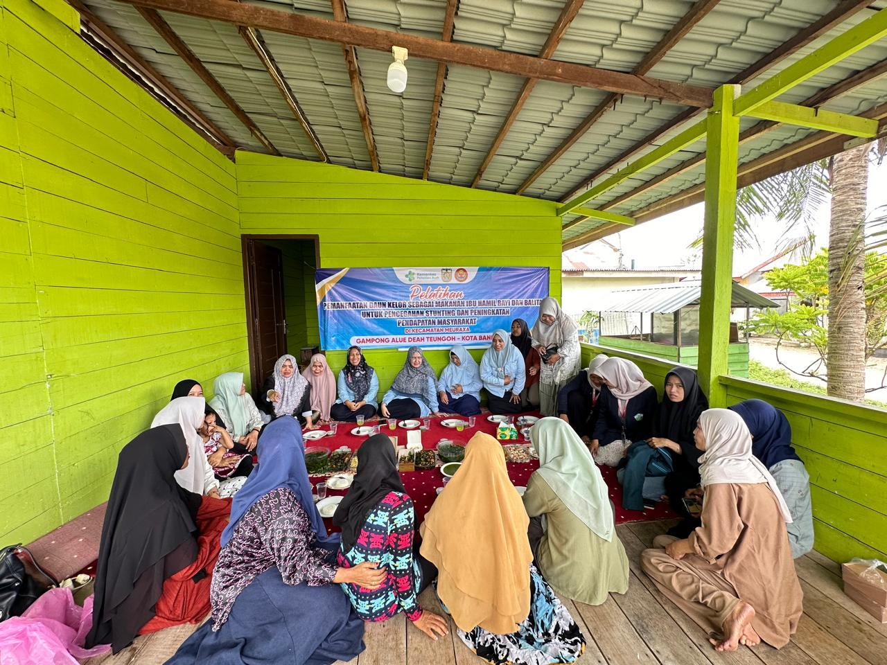 Peserta pelatihan pemanfaatan daun kelor yang digelar Poltekkes Kemenkes Aceh di Gampong Alue Deah Tengoh, Banda Aceh, 17–18 Mei 2026. Kegiatan ini melibatkan ibu PKK, kader kesehatan, mahasiswa, serta tokoh masyarakat untuk mendukung pencegahan stunting sekaligus pemberdayaan ekonomi keluarga.