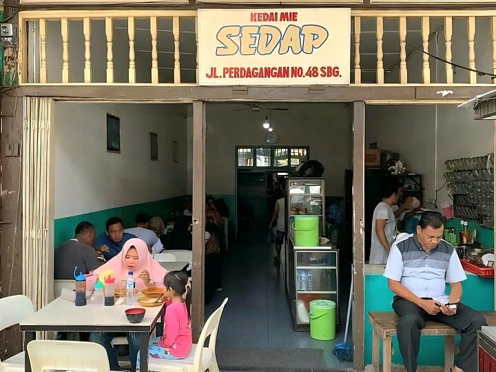 lika-liku-Kedai-Mie-Sedap.jpg