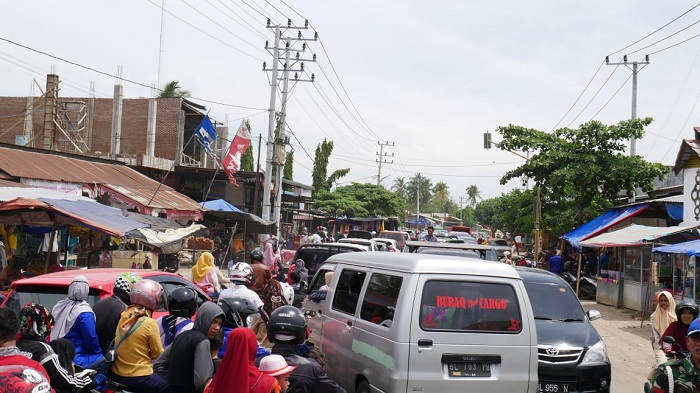Kendaraan dari Aceh Utara, Lhokseumawe, dan Takengon Terjebak Macet Parah di Jalan KKA