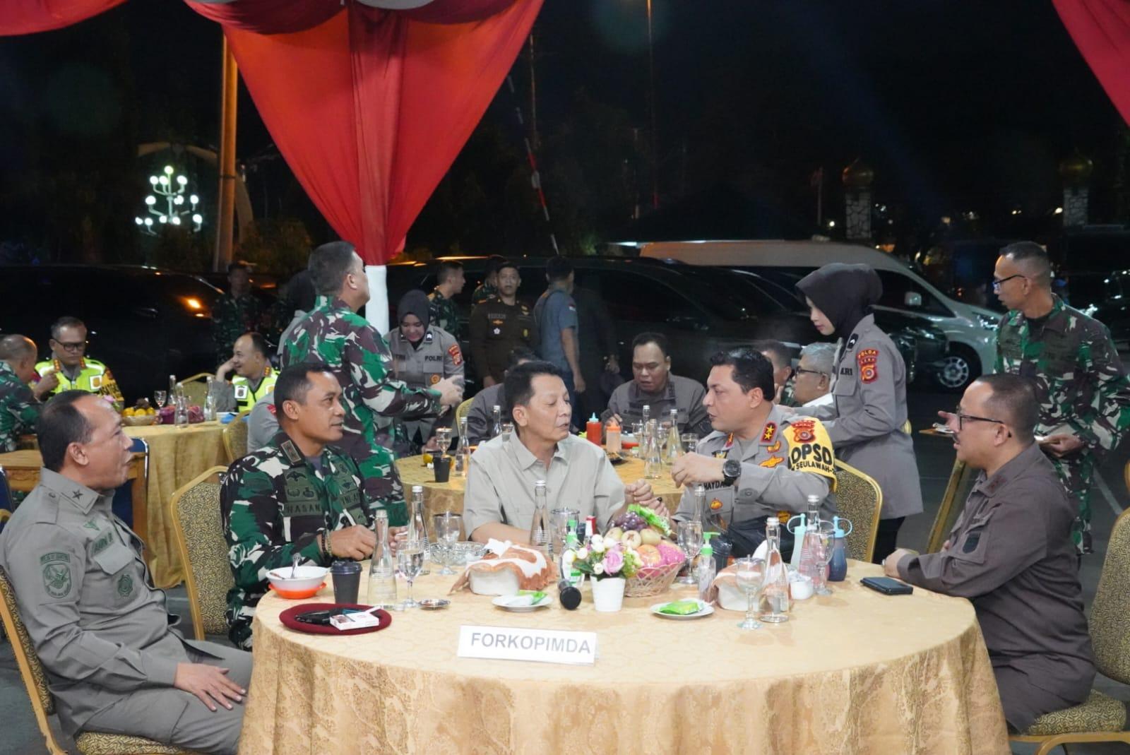 memantau-situasi-malam-tahun-baru-di-Kota-Banda-Aceh-2023.jpg
