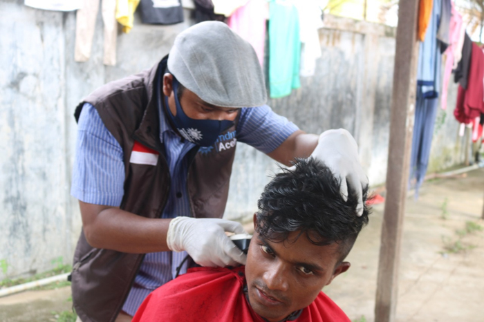 Aksi Kemanusian untuk Pengungsi Rohingya, Tak Hanya Bantuan, Rambut Harus Dipangkas