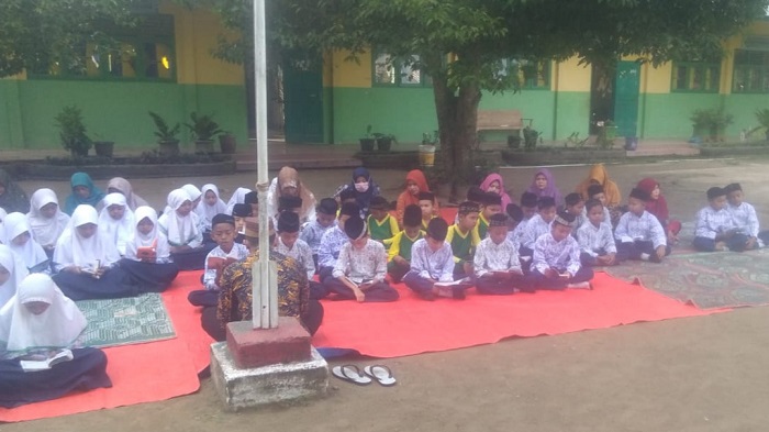 Berharap Pandemi Covid-19 Berakhir, Murid di Bireuen Adakan Zikir dan Doa Bersama