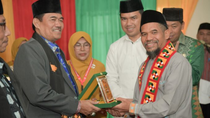 Bupati Sarkawi Sambut Kafilah MTQ Banda Aceh di Bener Meriah