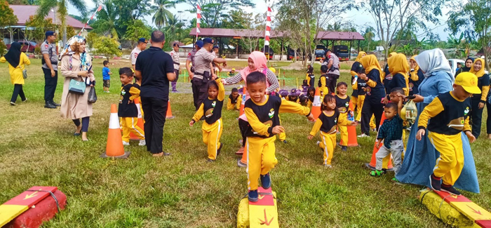Murid TK Kemala Bhayangkari Langsa Kunjungi Brimob Kompi 2 Aramiah