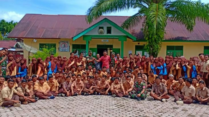 Kompi B Yonif 116/GS Sosialisasi Bahaya Narkoba untuk Siswa di Nagan Raya