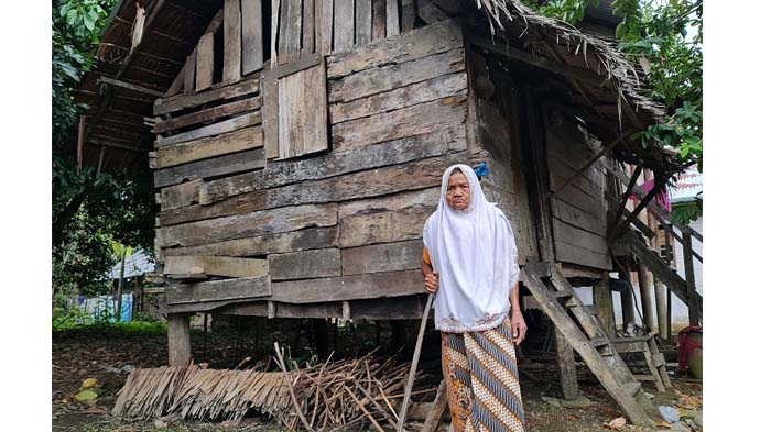 Nasib Nek Sahan yang Hidup Sebatang Kara di Pidie Jaya