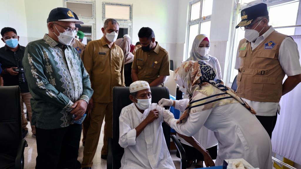 Gubernur Semangati Tim Vaksinator Covid-19 Pukesmas di Kota Sabang