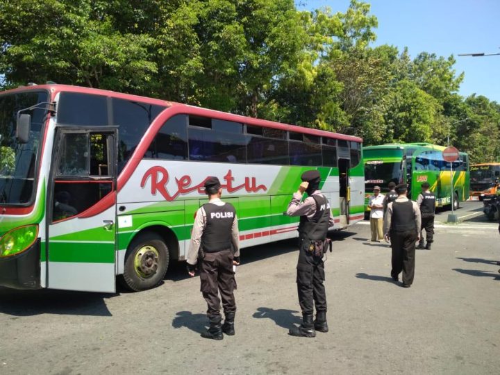 4 Orang Panitia Tur Jihad ke Jakarta Diamankan, Polisi Gagalkan Bus yang Bawa Masa Aksi 22 Mei