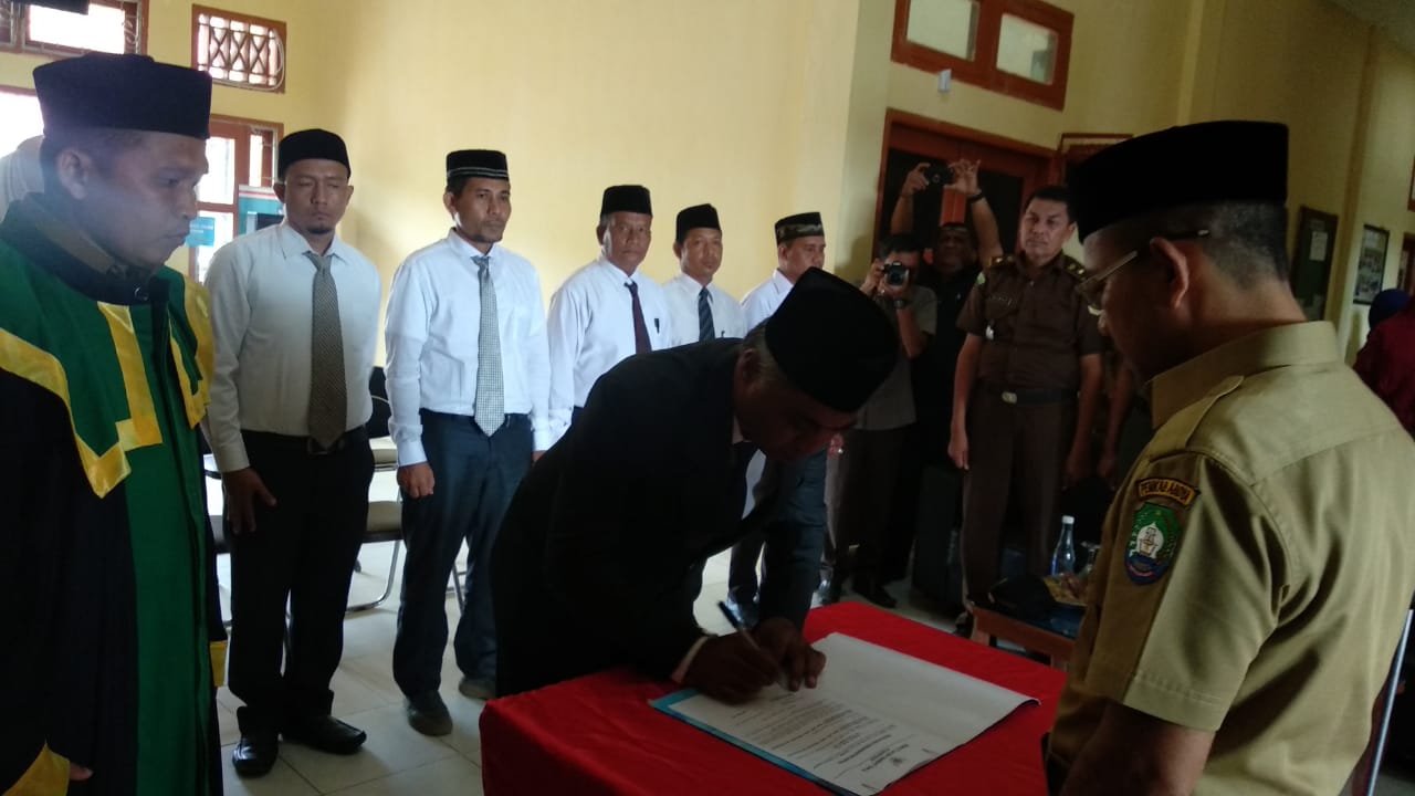 Oknum Pejabat Dinas Syariat Islam Abdya Diduga Terima Bantuan Guru Pengajian