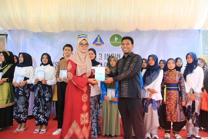 peluncuran-buku-antologi-di-SMPN-3-Ingin-Jaya.jpg