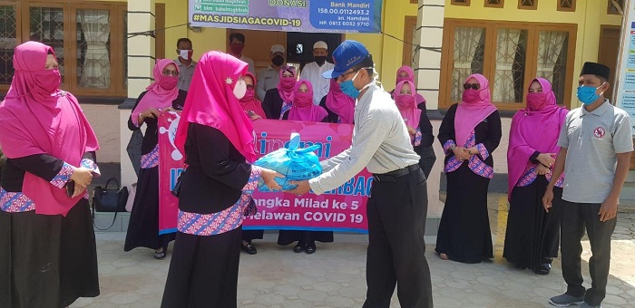 pembagian-sembako-di-gampong-tanjung-selamat-aceh-besar.jpg