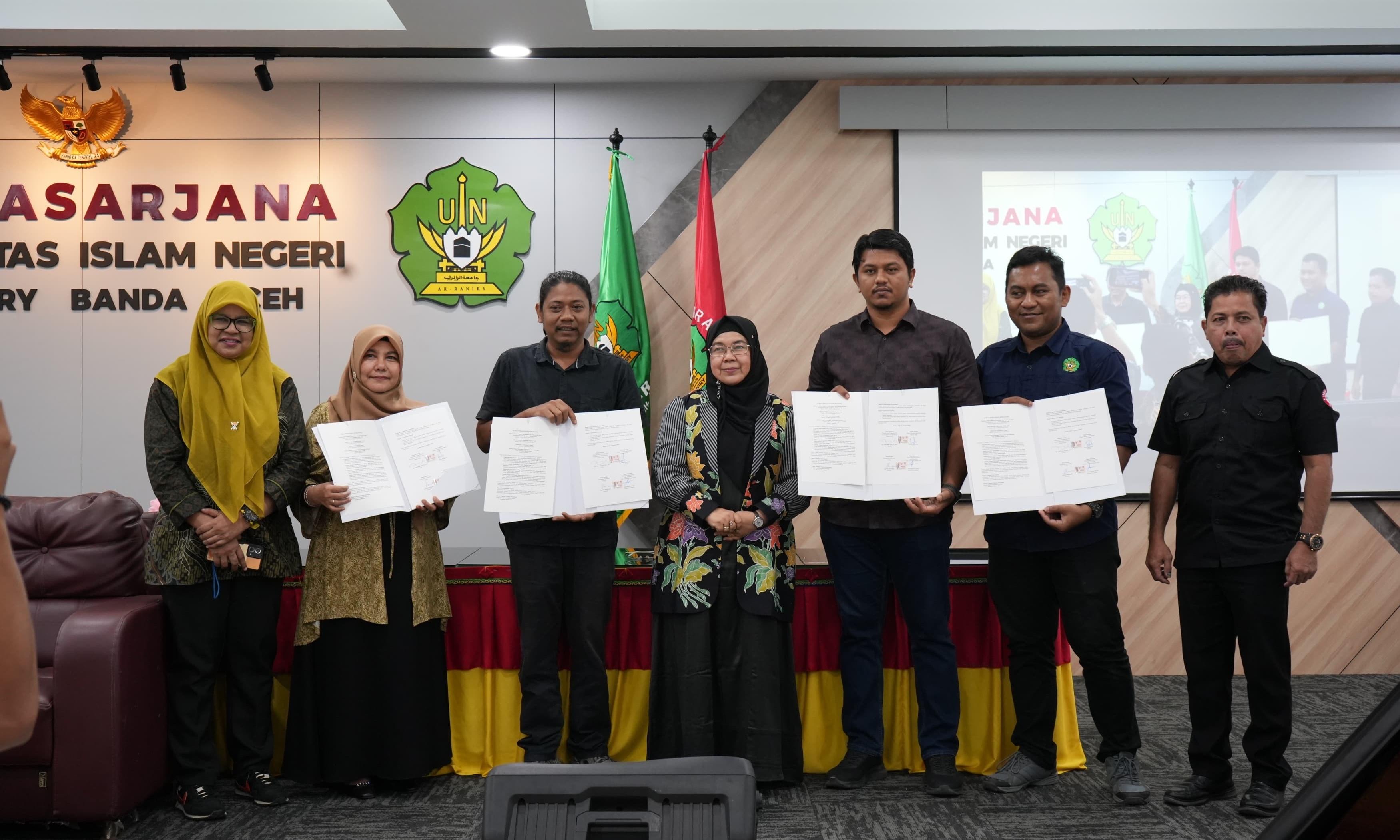 penandatanganan-kerja-sama-AJI-MJC-dan-UIN-Ar-RANIRY-di-Aula-Pascasarjana.jpg