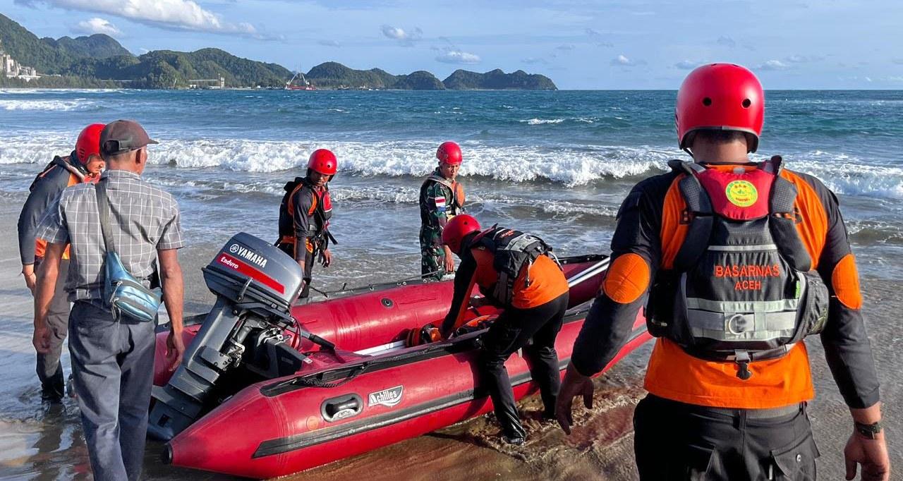 Sedang Liburan dengan Keluarga, Remaja Pidie Terseret Ombak di Pantai Pulau Kapuk