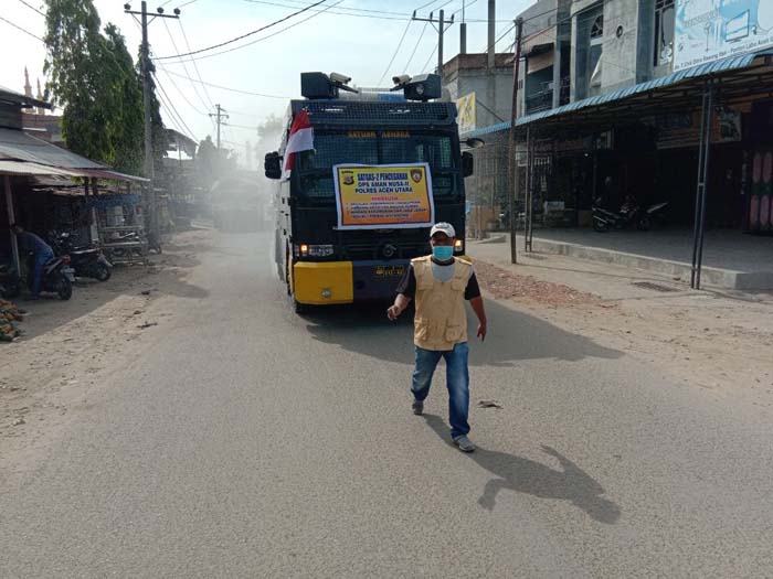 Rantis Water Canon Polres Aceh Utara Semprot 6500 Liter Cairan Disinfektan