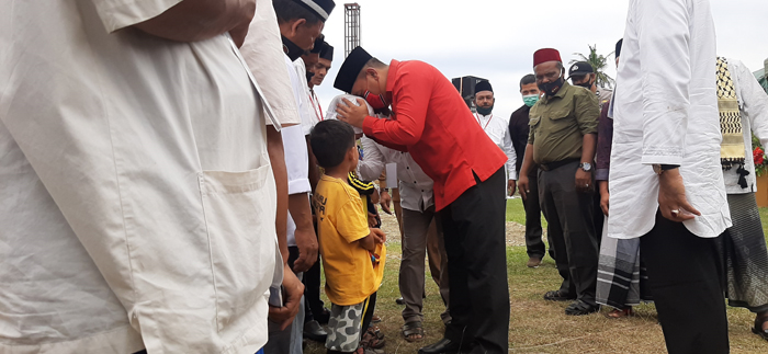 Warga Gampong Aree Mulai Bangun Masjid, Bupati Abusyik Ajak Ketua DPRK Pidie Bantu Semen
