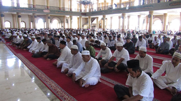 Pemkab Aceh Barat Gelar Zikir, Ziarah Kuburan Massal Korban Tsunami, dan Santuni 100 Anak Yatim