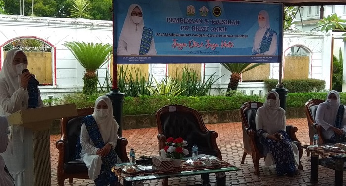 Dyah Erti Gelar Pembinaan dan Tausiyah PW BKMT Aceh di Bireuen